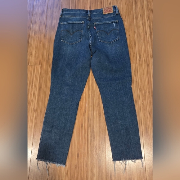 Levis Distressed 721 High Rise Blue Jeans - Picture 5 of 8